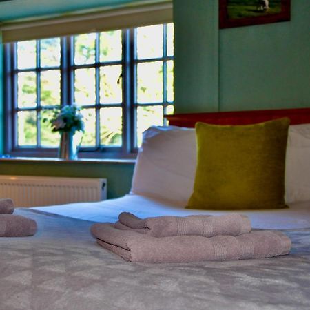 The Hollybush Inn And B&B Priors Marston Екстериор снимка