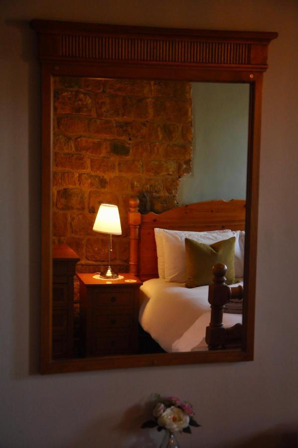The Hollybush Inn And B&B Priors Marston Екстериор снимка