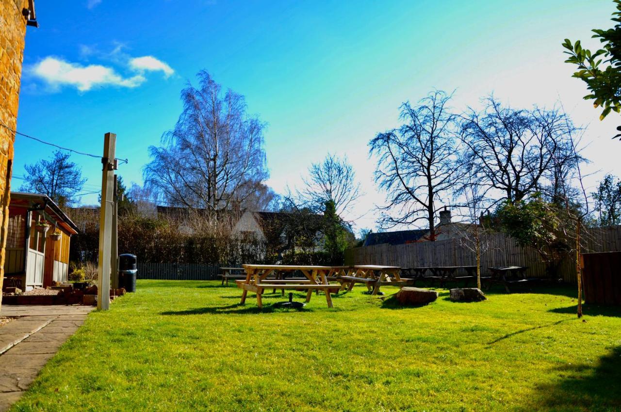 The Hollybush Inn And B&B Priors Marston Екстериор снимка