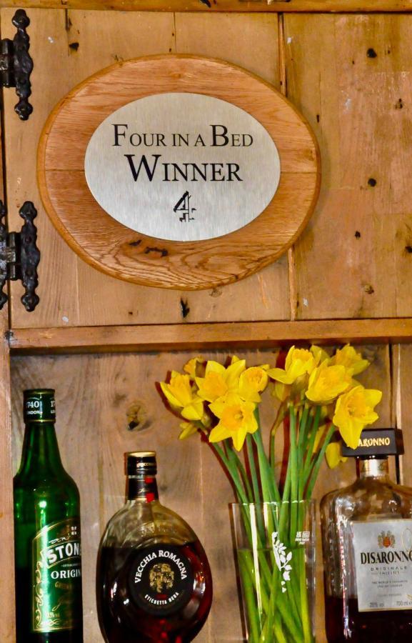 The Hollybush Inn And B&B Priors Marston Екстериор снимка
