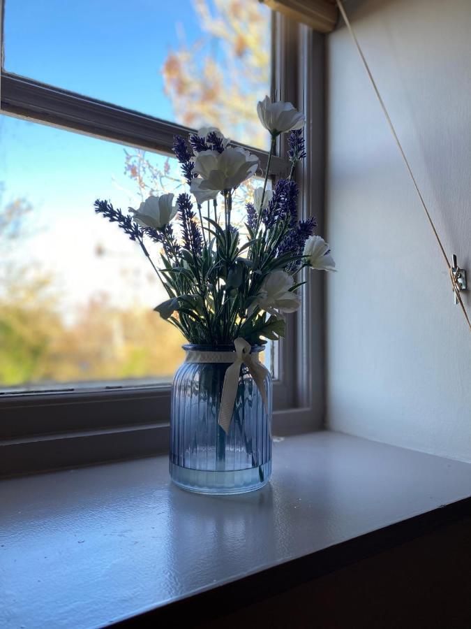 The Hollybush Inn And B&B Priors Marston Екстериор снимка