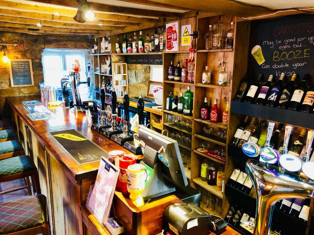 The Hollybush Inn And B&B Priors Marston Екстериор снимка