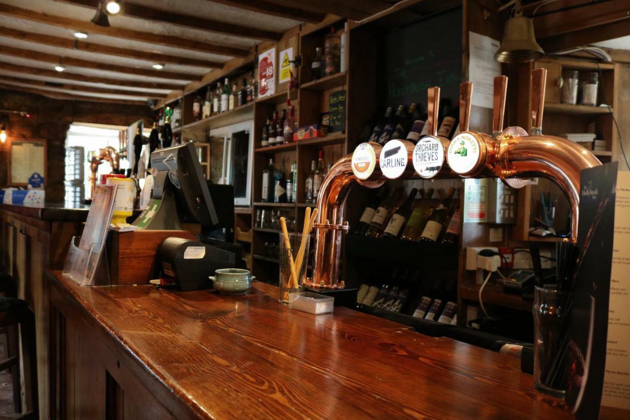 The Hollybush Inn And B&B Priors Marston Екстериор снимка